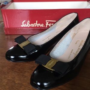 Classic Salvatore Ferragamo pumps Black Sz 7 B